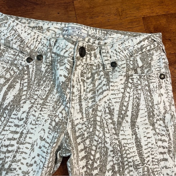 Free People cream Beige design denim pants stretch size 26 - Picture 2 of 10